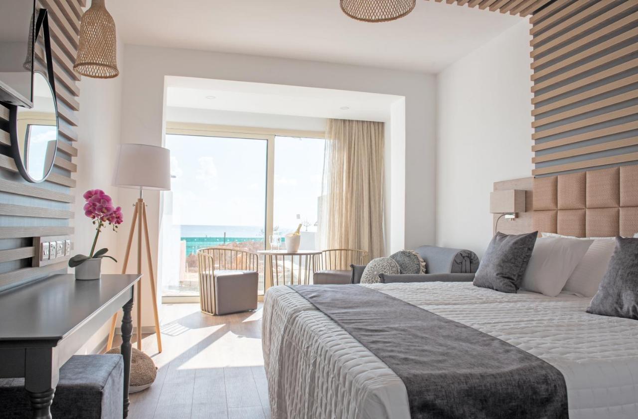 Piere Anne Beach Hotel ไอยานาปา ภายนอก รูปภาพ