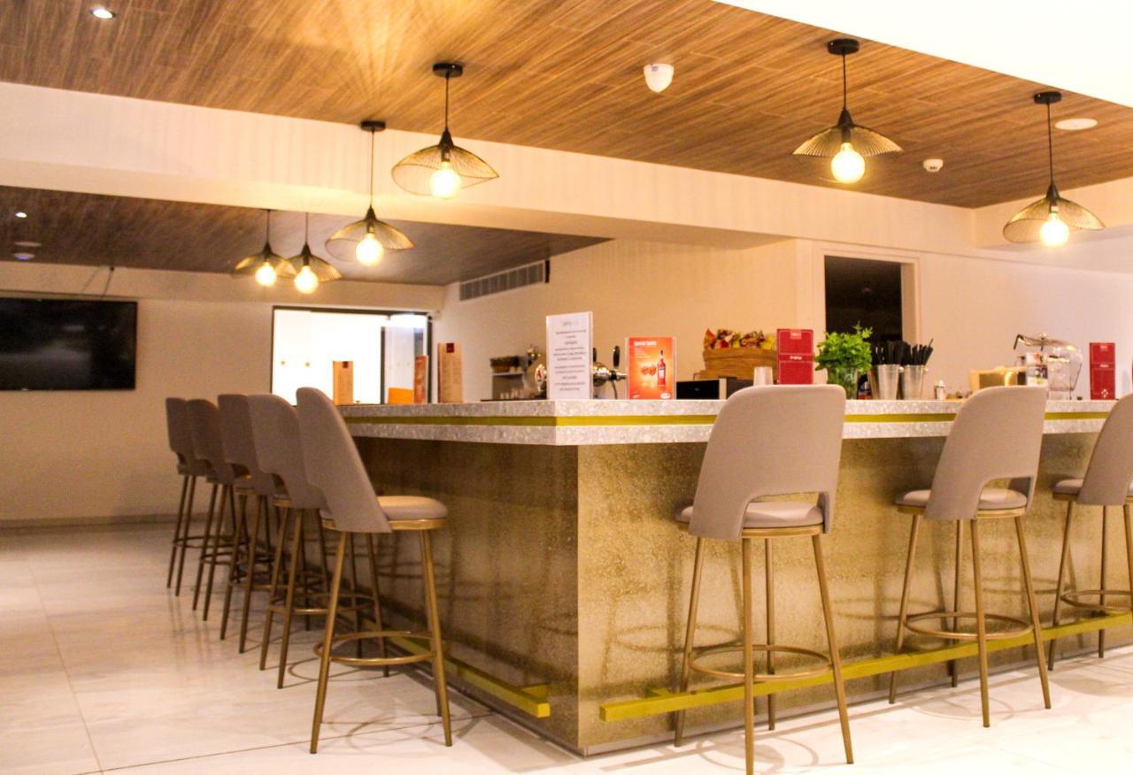 Piere Anne Beach Hotel ไอยานาปา ภายนอก รูปภาพ